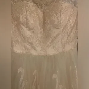rebecca taylor white lace dress Rebecca Taylor Women's Fiona Stretch Lace Midi-Dress - White main image 0